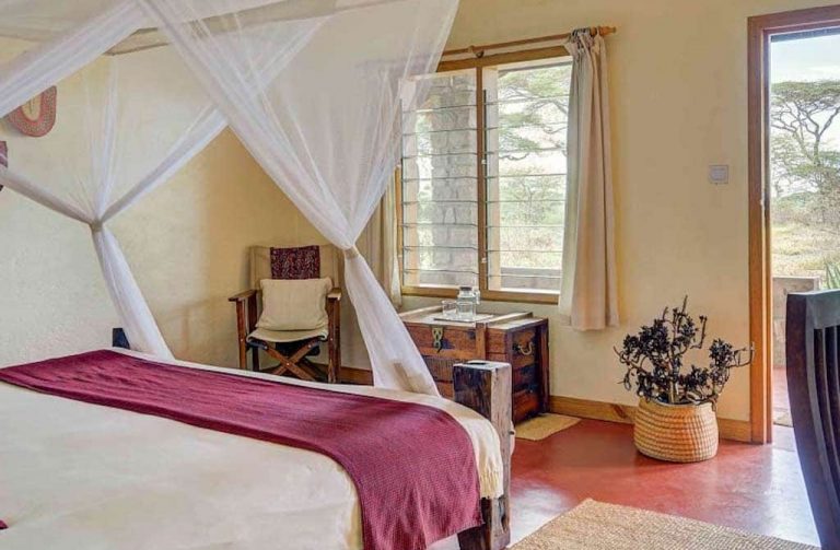 Ndutu Safari Lodge bedroom