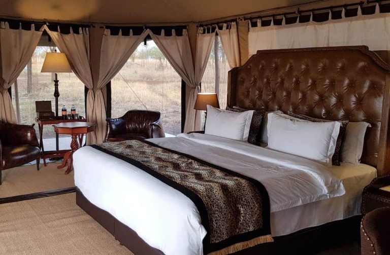 Ole Serai Luxury Camp tent bed